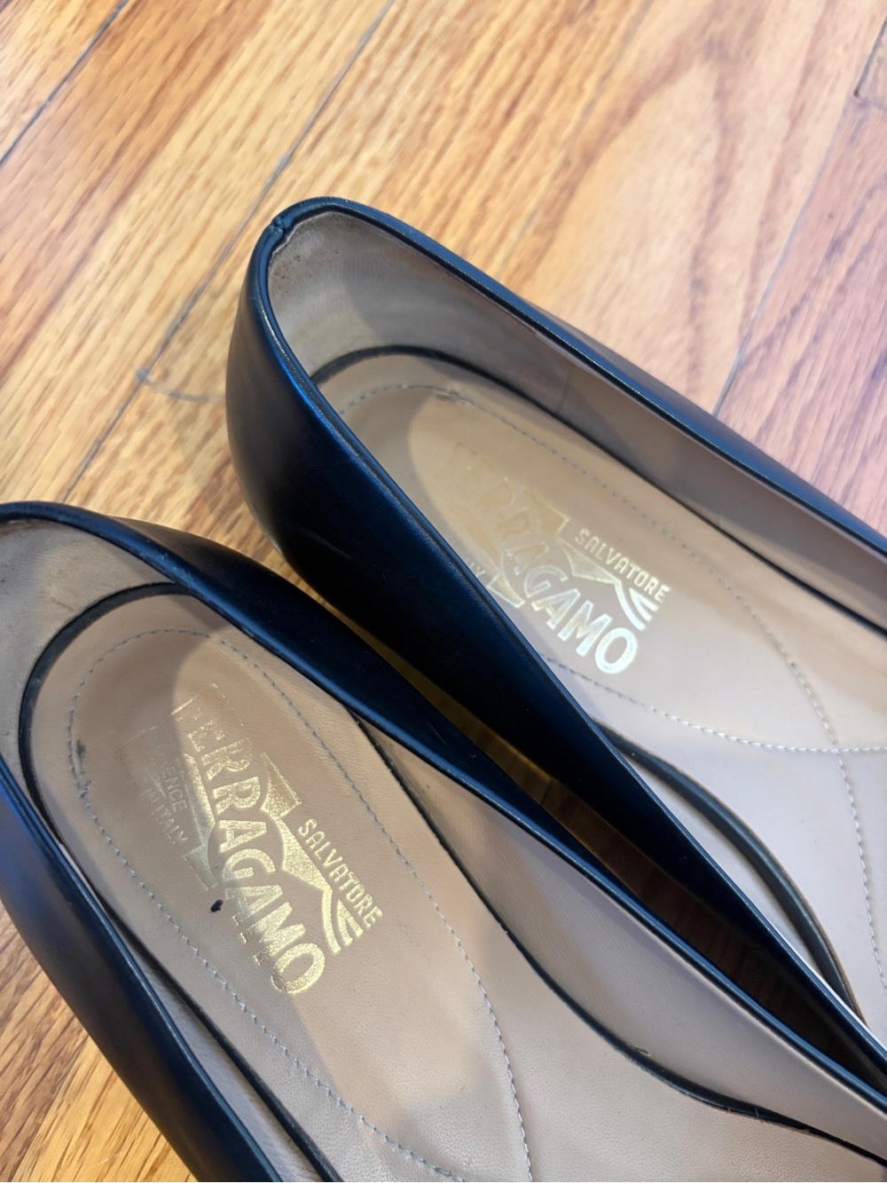 Ferragamo Varina Leather Ballet Flats - Picture 4 of 5